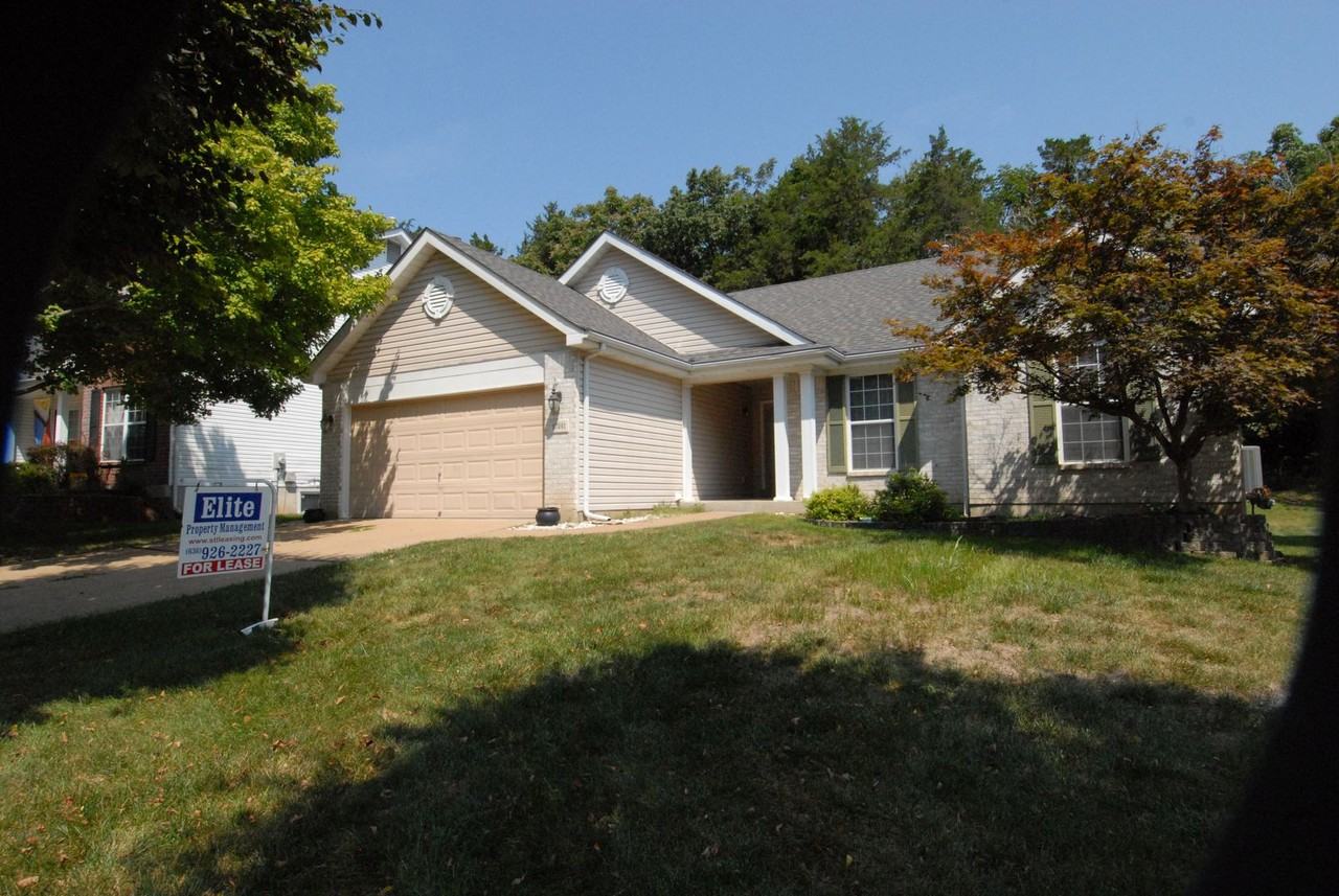 17241 Hilltop Ridge Dr - Photo 3 of 30