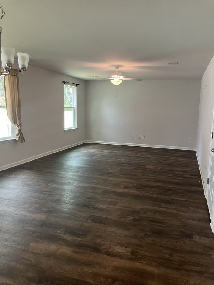 499 Volunteer Park Rd - Photo 5 of 17