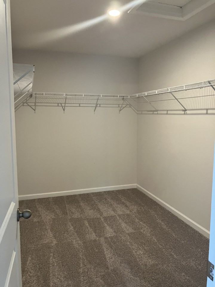 499 Volunteer Park Rd - Photo 7 of 17