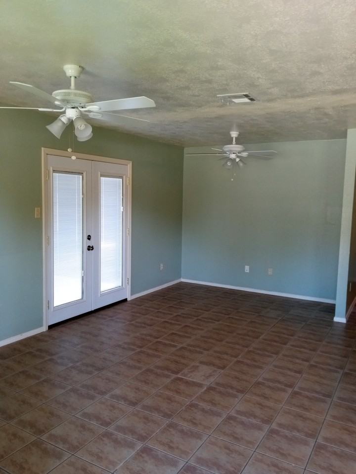 2320 San Pedro Dr #NA - Photo 3 of 10