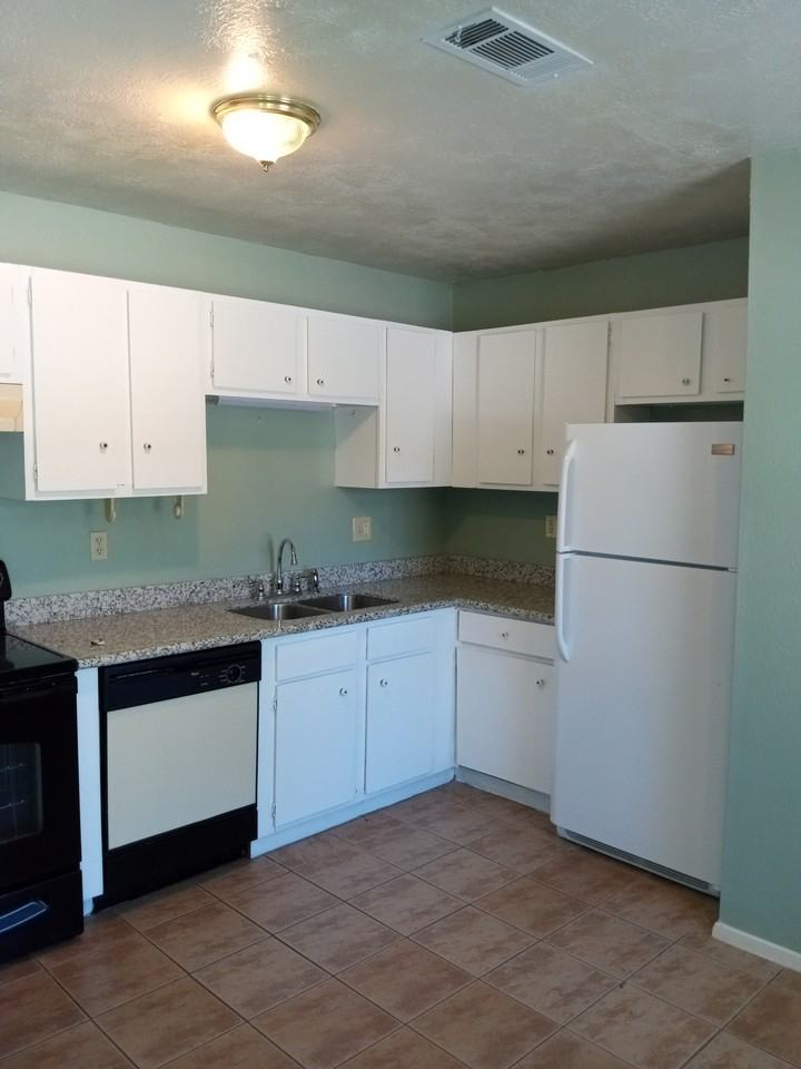 2320 San Pedro Dr #NA - Photo 4 of 10