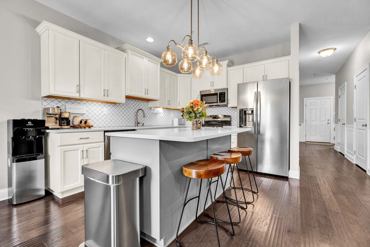 316 W Hamlin Ave - Photo 3 of 43