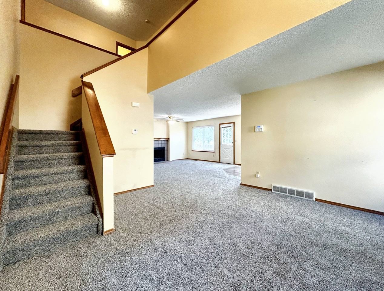 5076 Austerlitz Dr - Photo 2 of 22