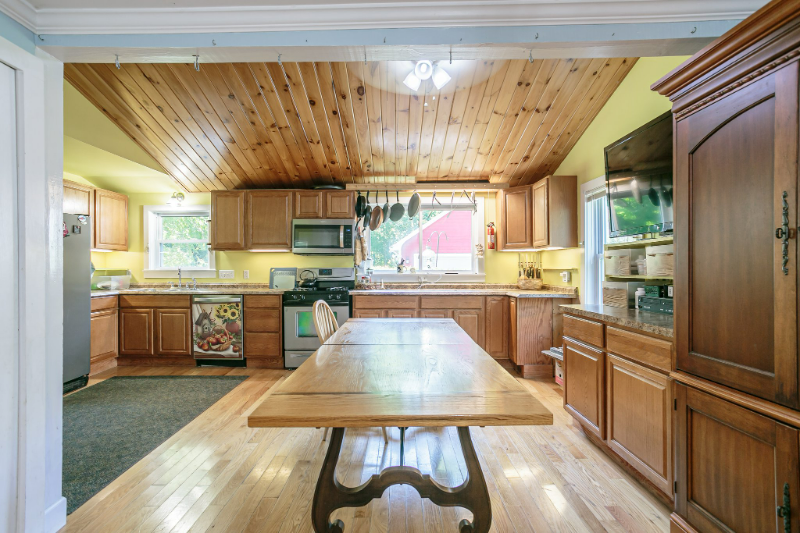 2153 Five Mile Line Rd - Photo 3 of 20