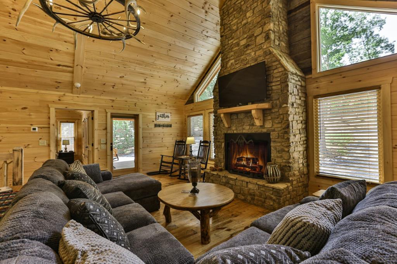 345 Farmer Cir - Photo 3 of 18