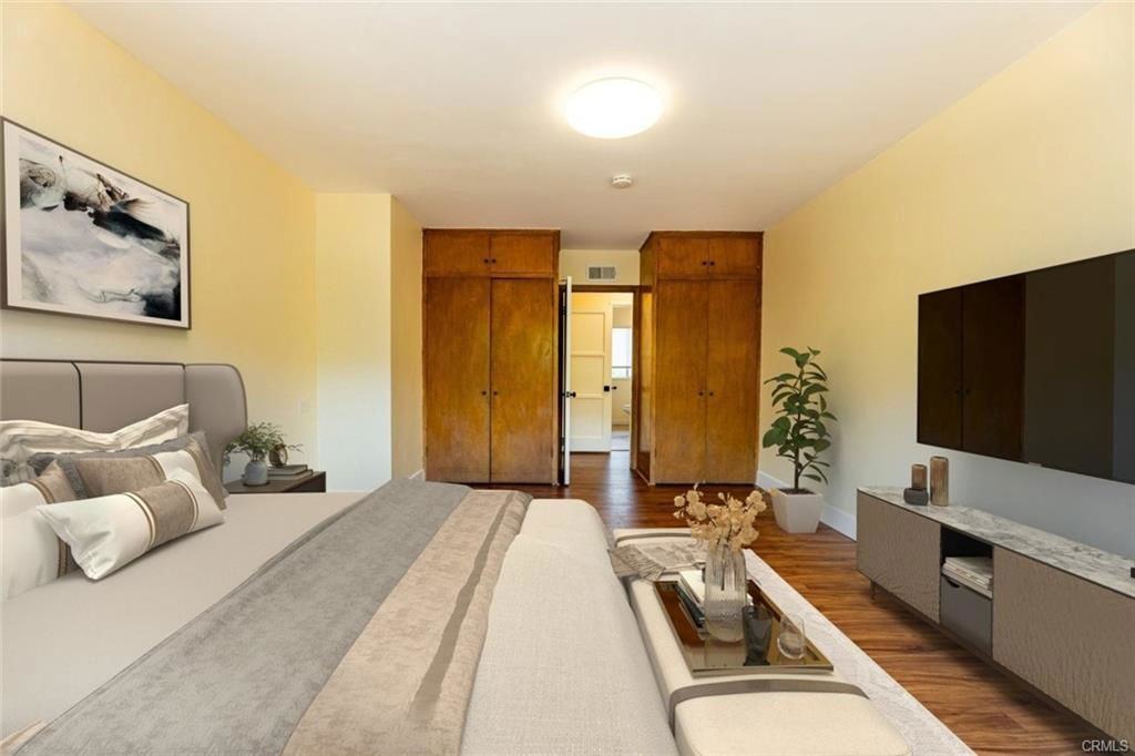 1027 S Malgren Ave - Photo 2 of 8