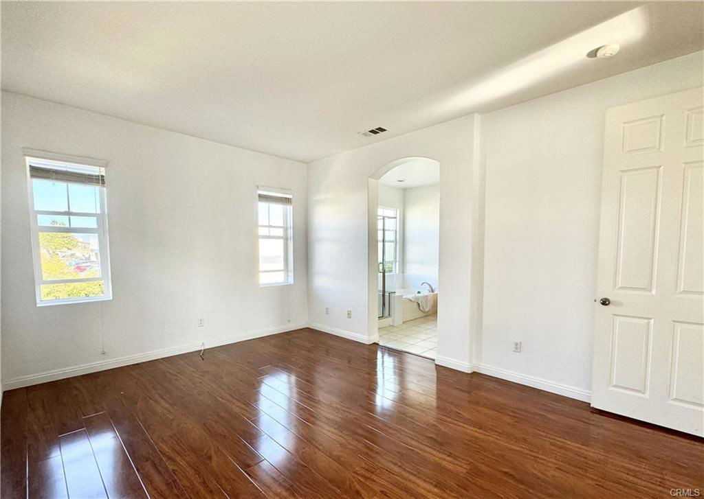 20530 Earl St - Photo 2 of 8