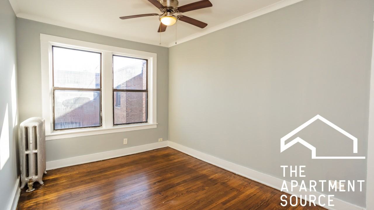 6949 S Paxton Ave #2B - Photo 2 of 10