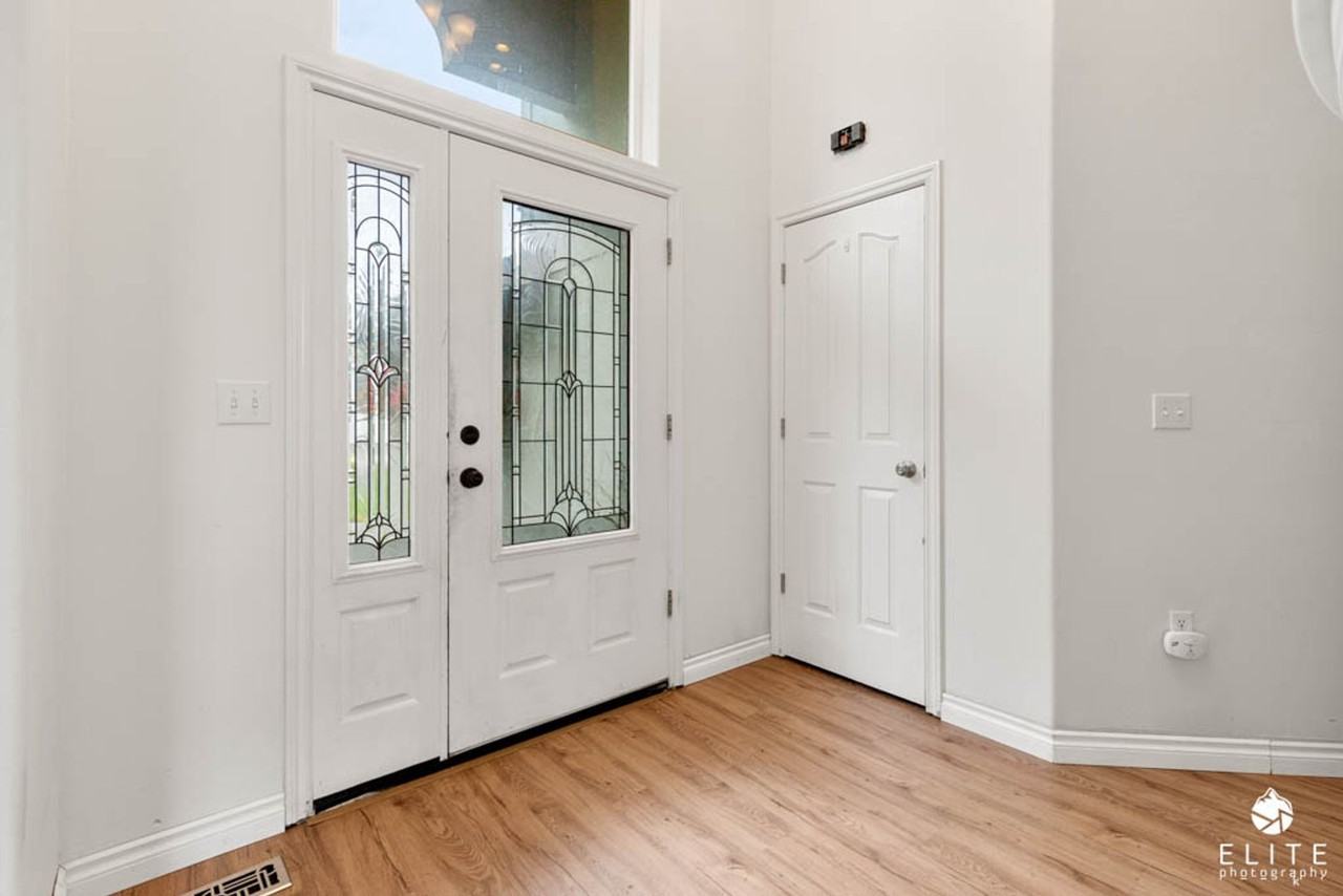 8860 E Kiva Way - Photo 3 of 28