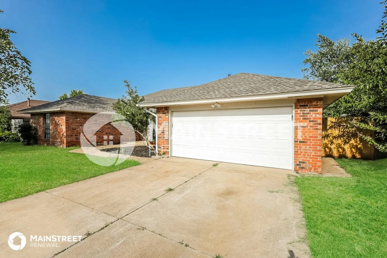 12112 Sylvester Dr - Photo 3 of 16