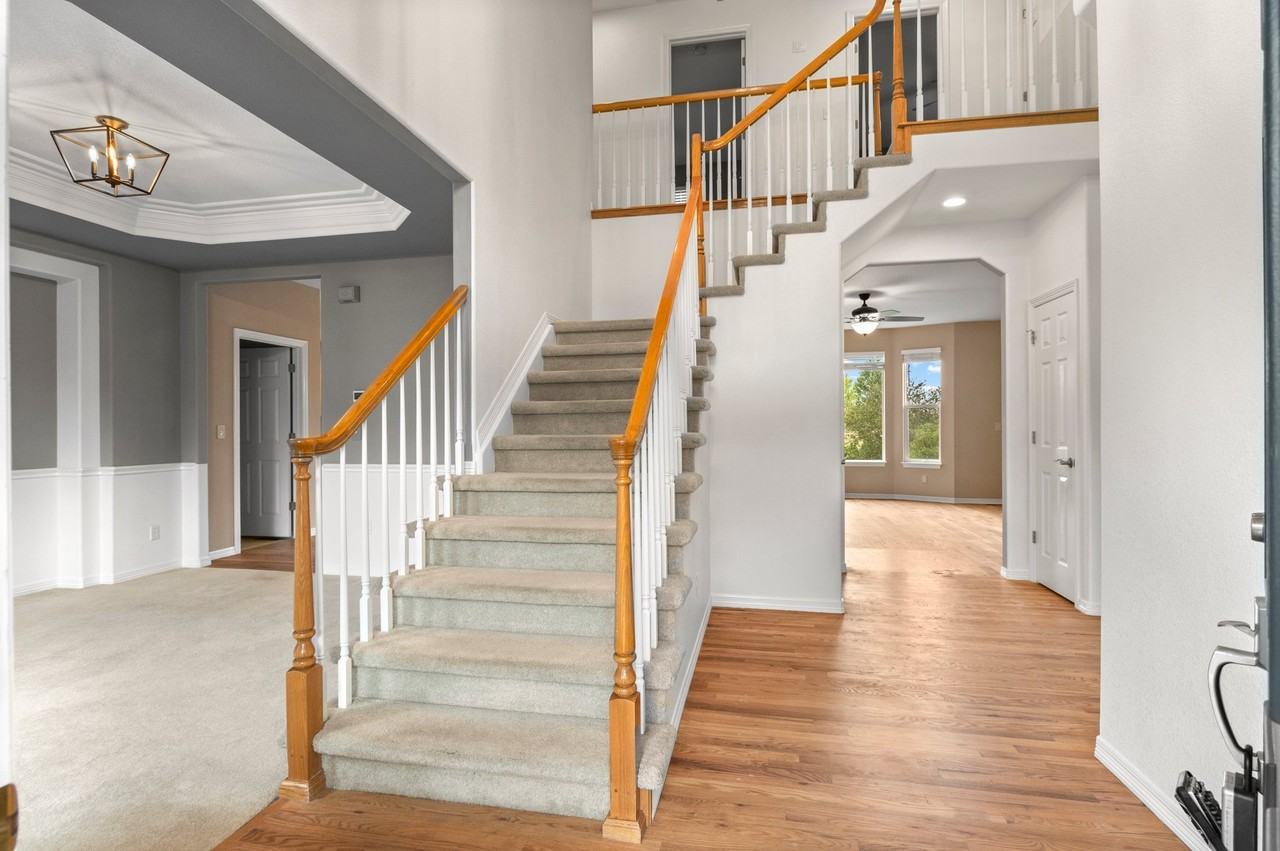 11625 Pine Grove Ln - Photo 2 of 39