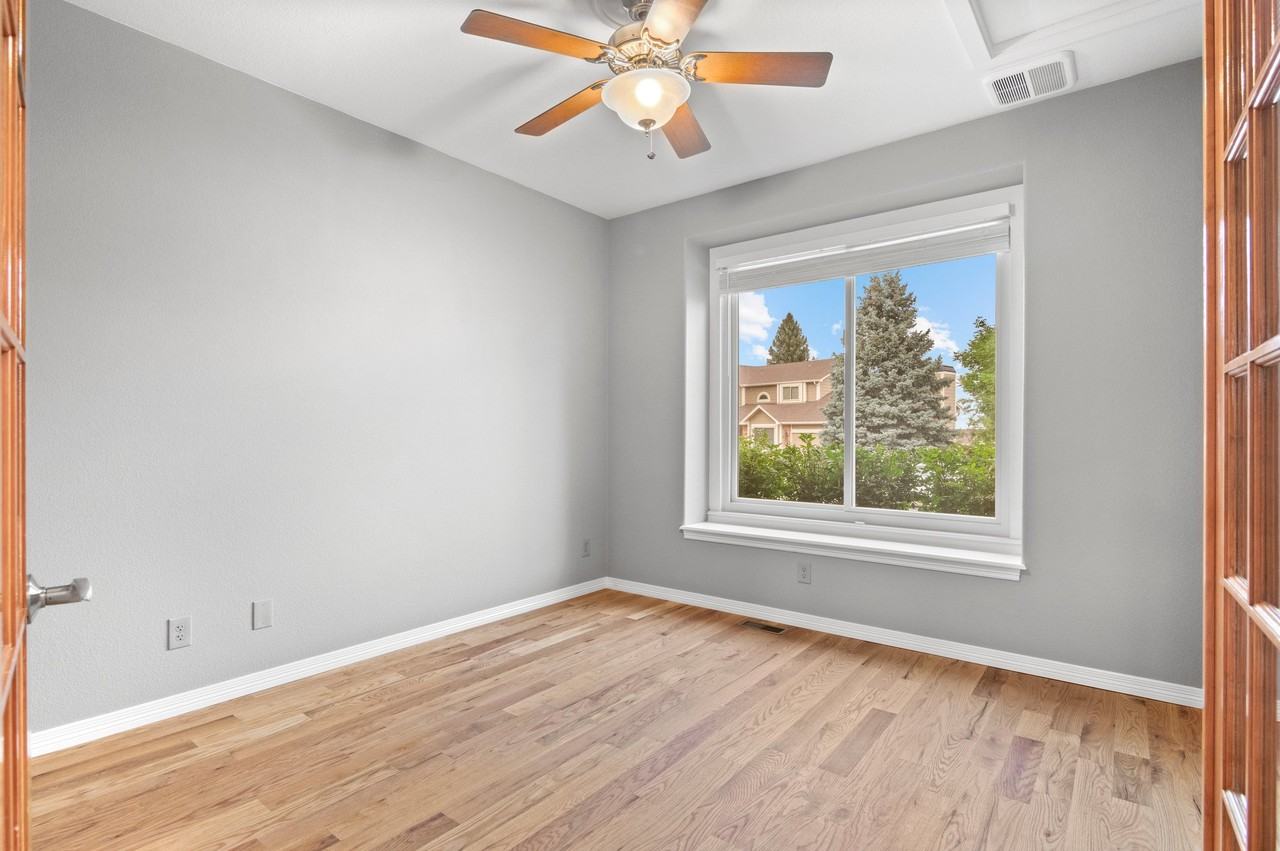 11625 Pine Grove Ln - Photo 4 of 39