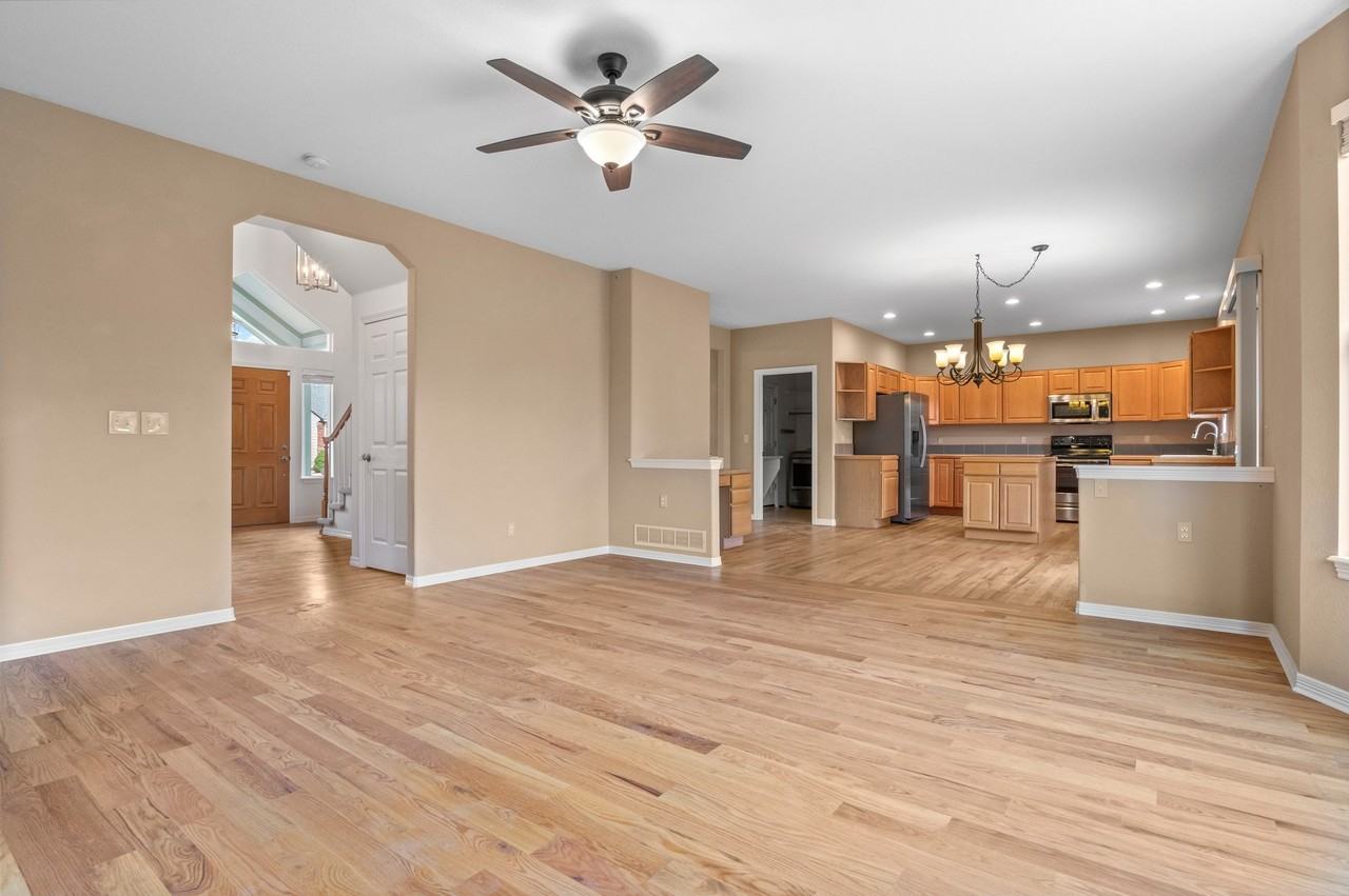 11625 Pine Grove Ln - Photo 7 of 39