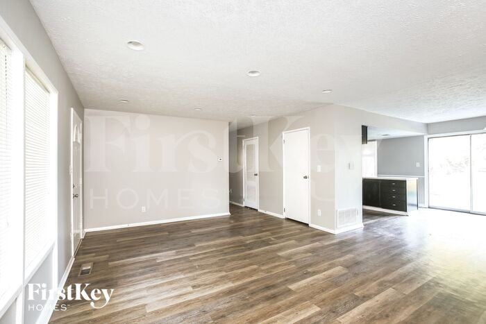 7324 E Pleasant Run Parkway South Dr - Photo 3 of 16