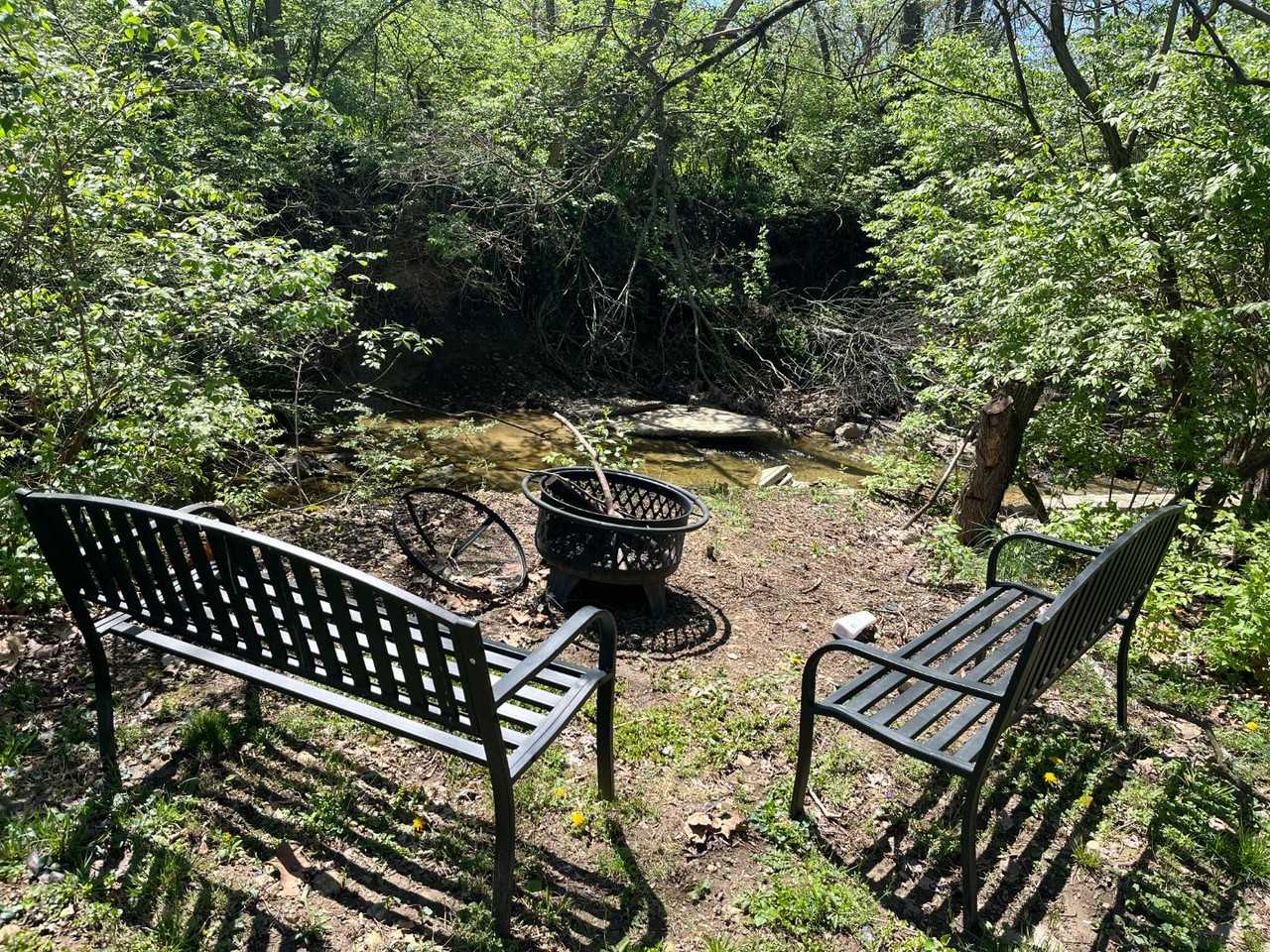 Case Court Apartments - Photo 3 of 3