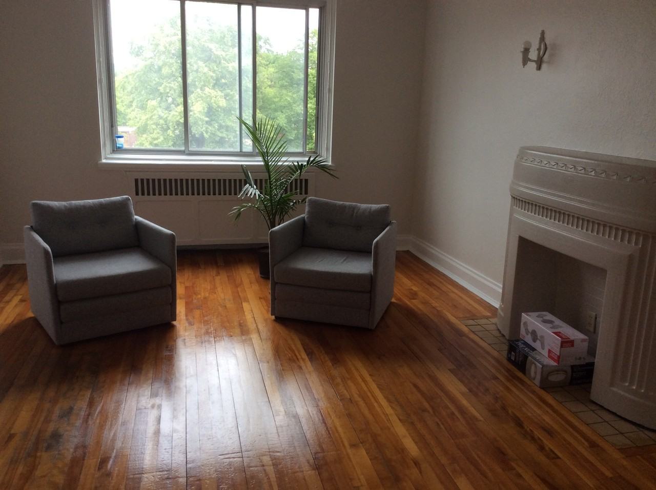 Grand Blvd. & Av de Monkland ##5,8 - Photo 4 of 5