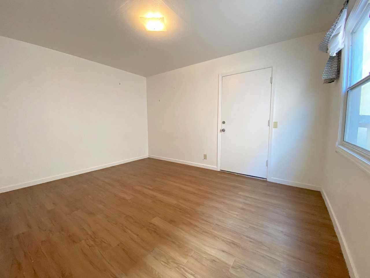 554 Lighthouse ave - Photo 2 of 11