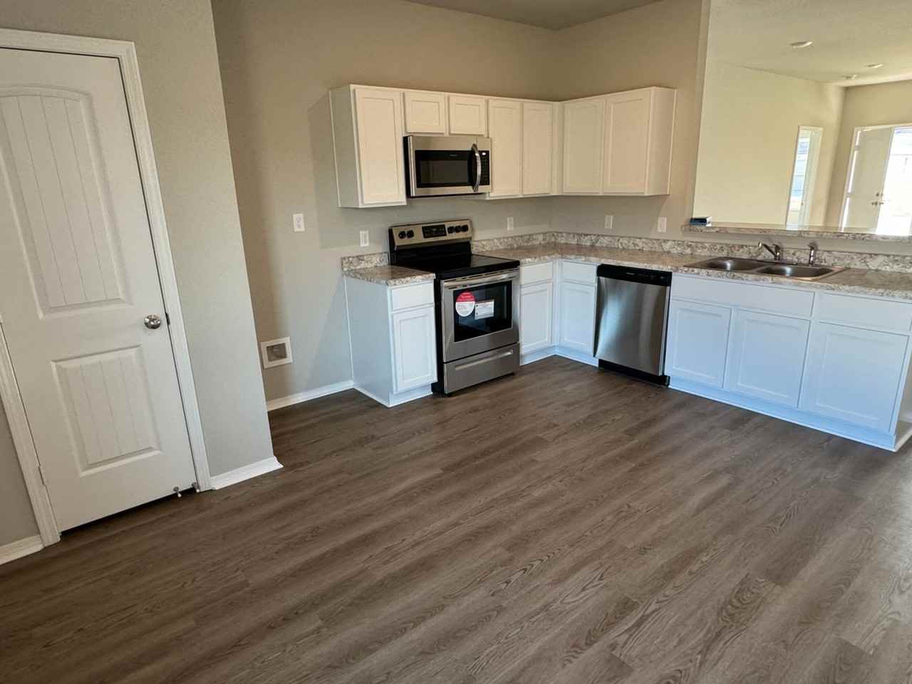 19 Curly Leaf Ln - Photo 2 of 18