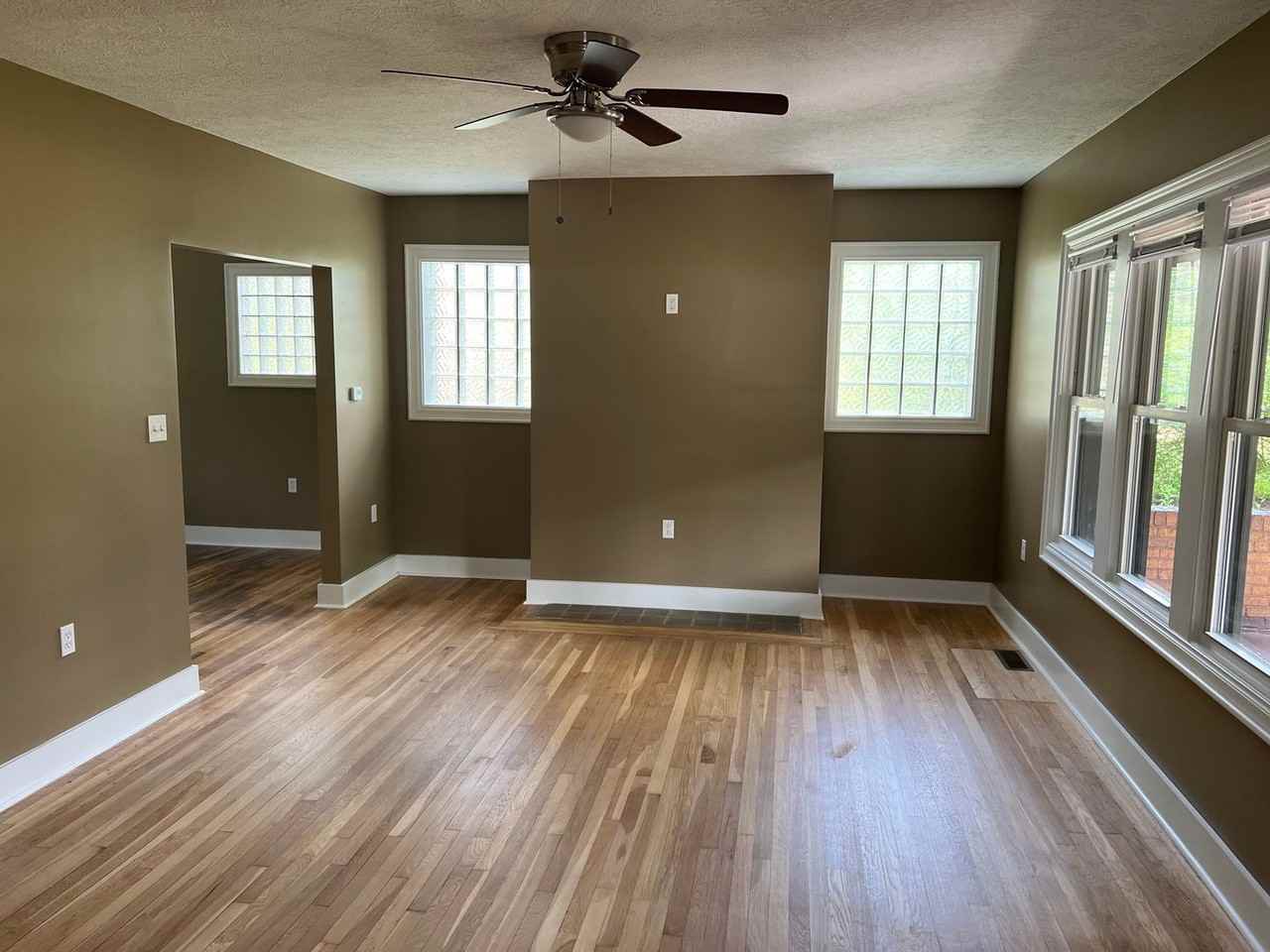 369 Goldsmith Rd - Photo 2 of 12