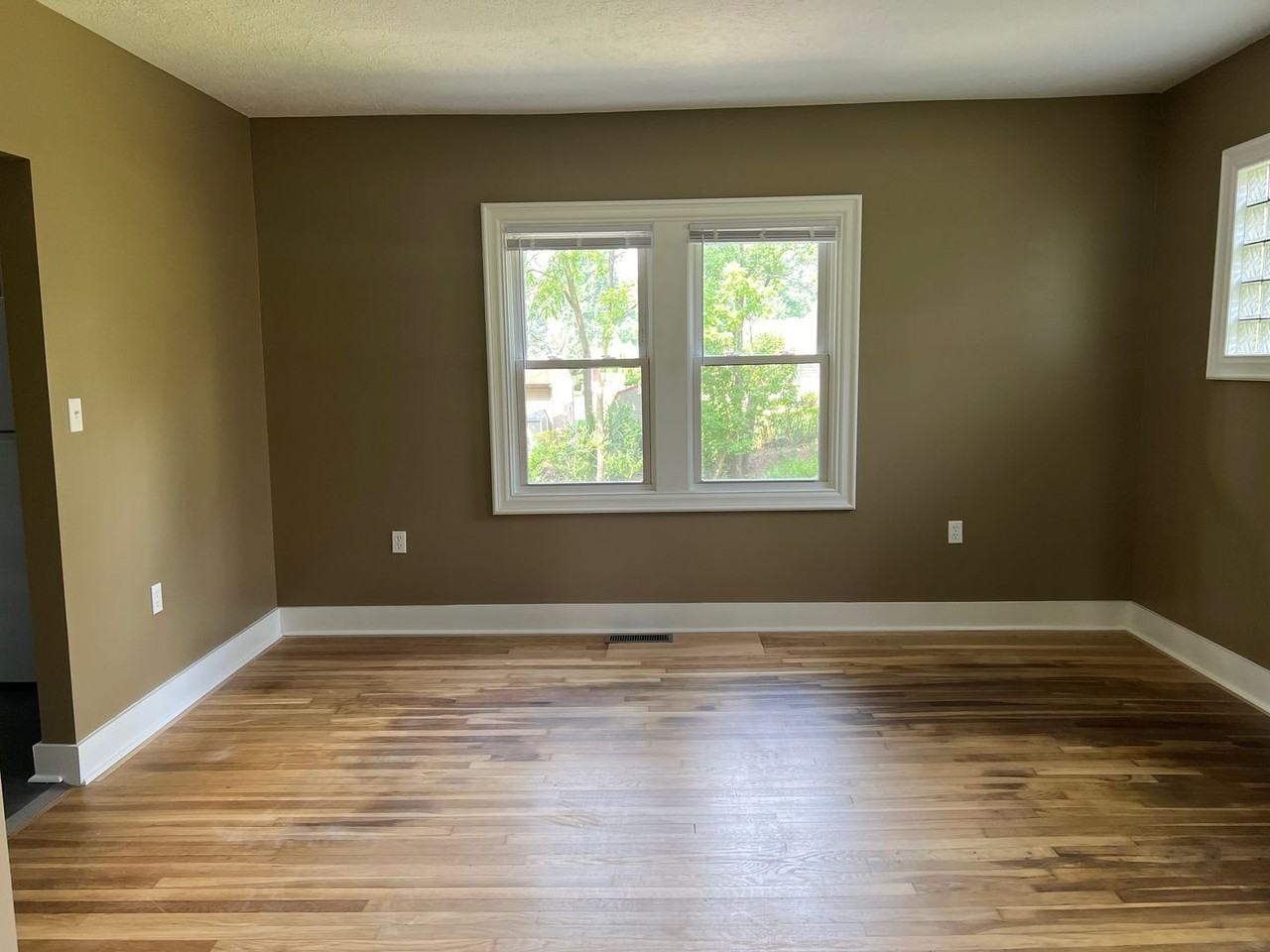 369 Goldsmith Rd - Photo 3 of 12