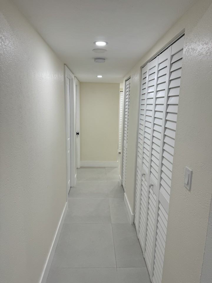 1825 W 56th St #302 - Photo 2 of 9