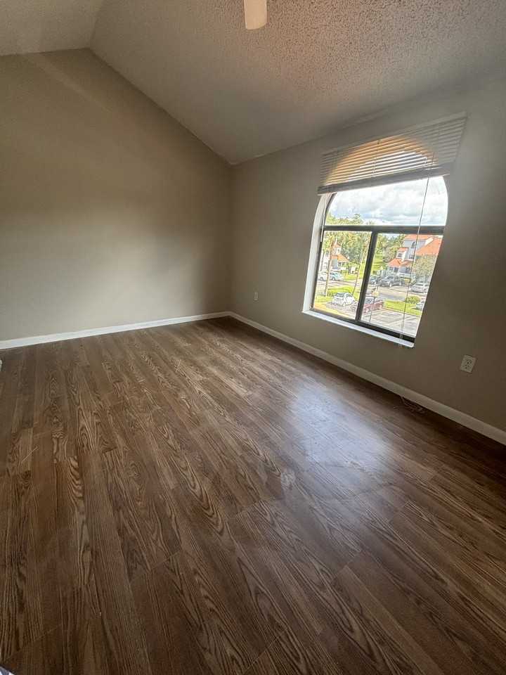 4730 Capri Pl - Photo 5 of 13