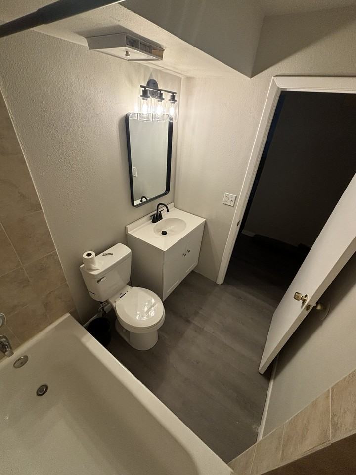 4730 Capri Pl - Photo 7 of 13