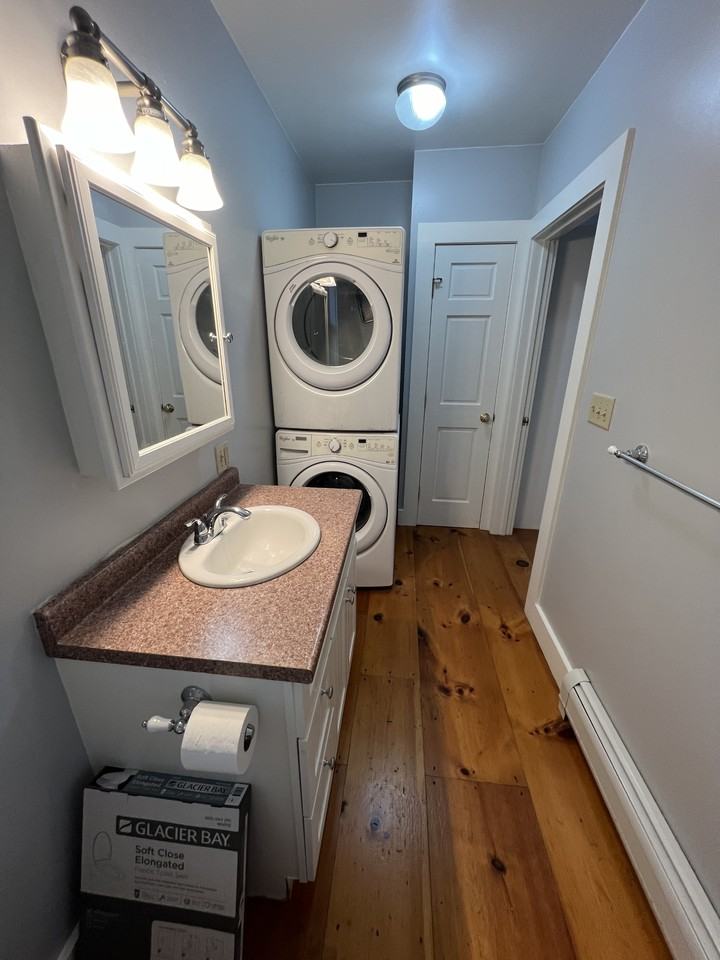 22 Fairview St #B - Photo 7 of 8