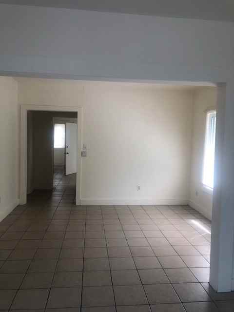 1741 W Custer Ave - Photo 3 of 7