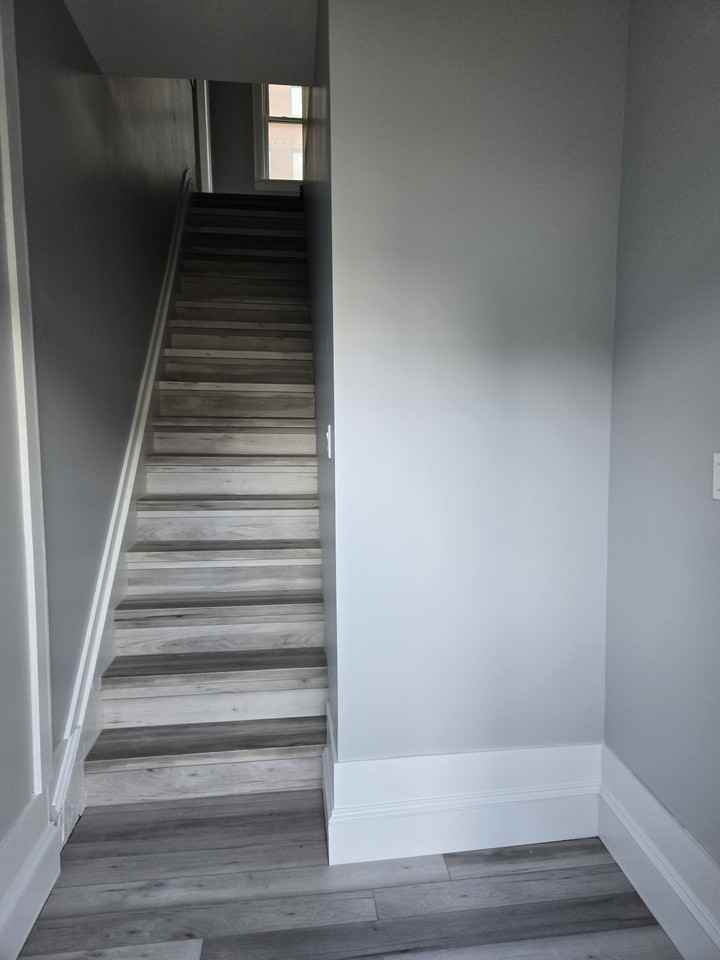 143 Queen Street North - Photo 3 of 27