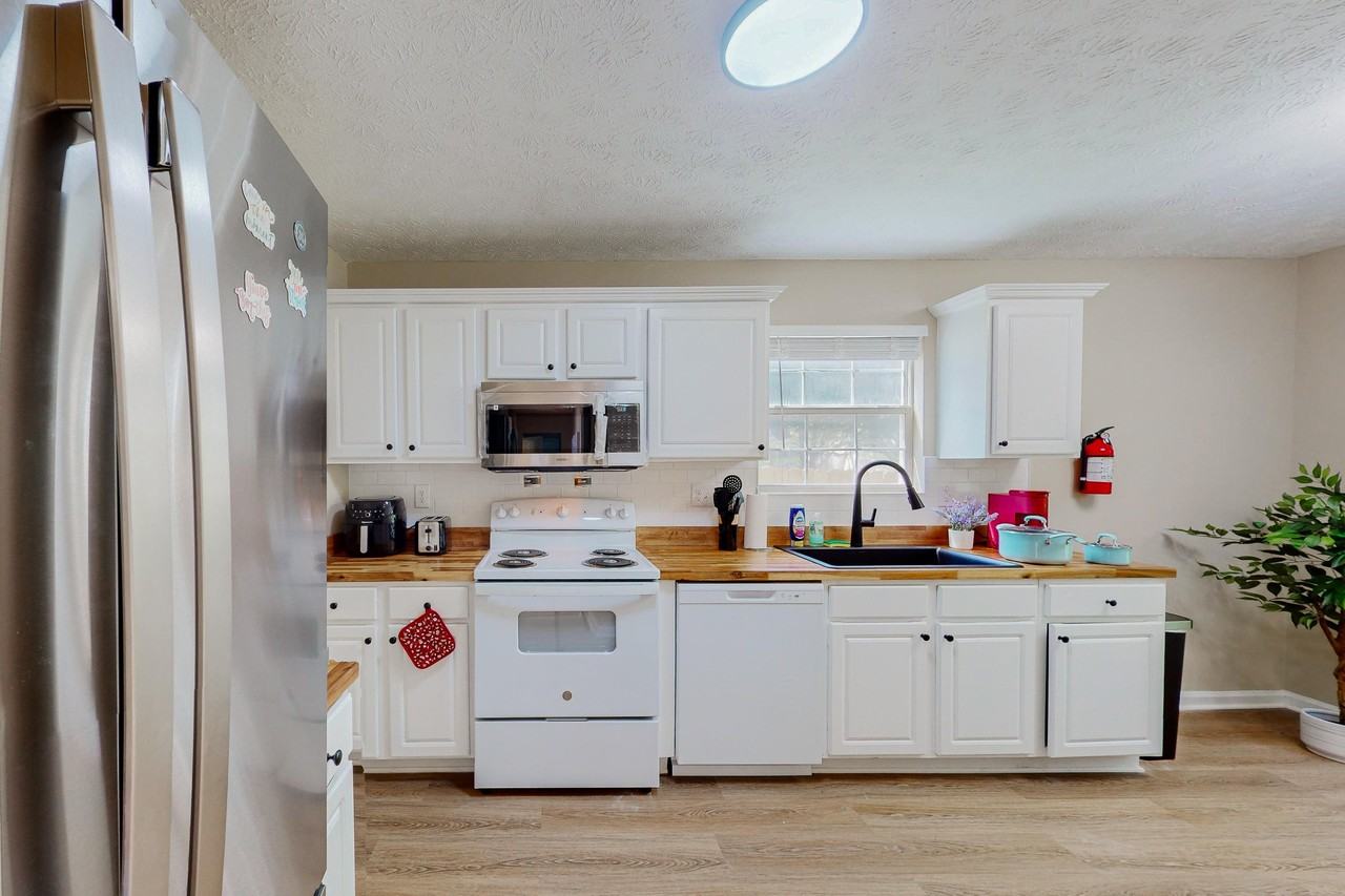 Pennybrook Ln - Photo 3 of 12