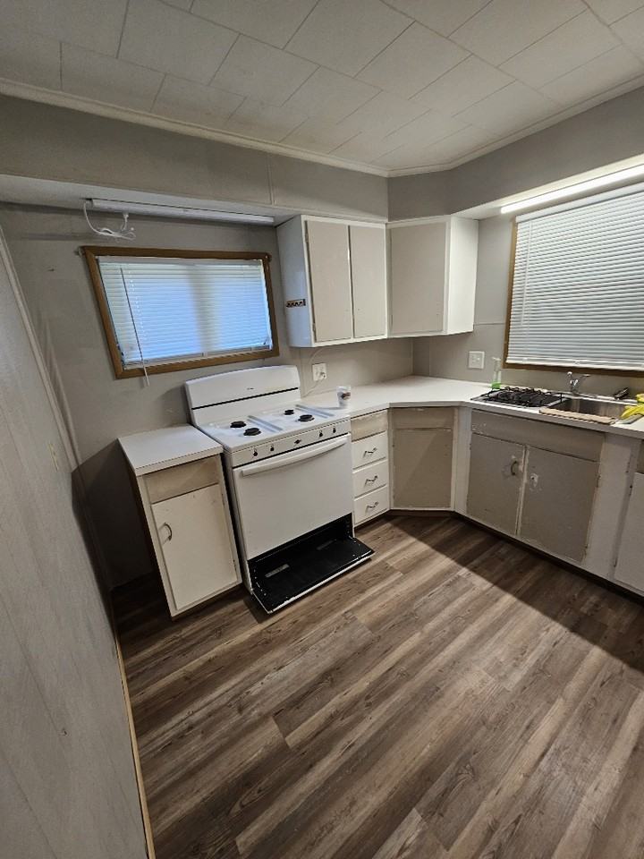 604 East Broadway Street - Photo 3 of 13