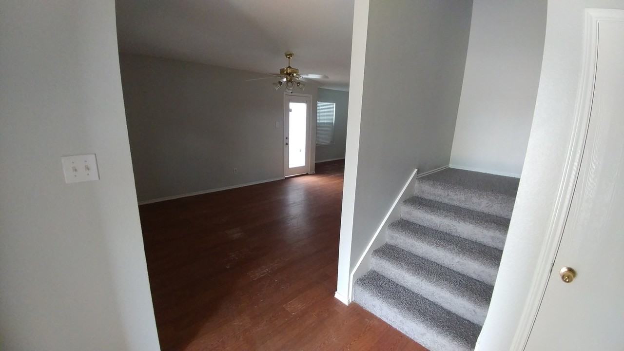 1106 Nueva Leon Plz - Photo 7 of 26