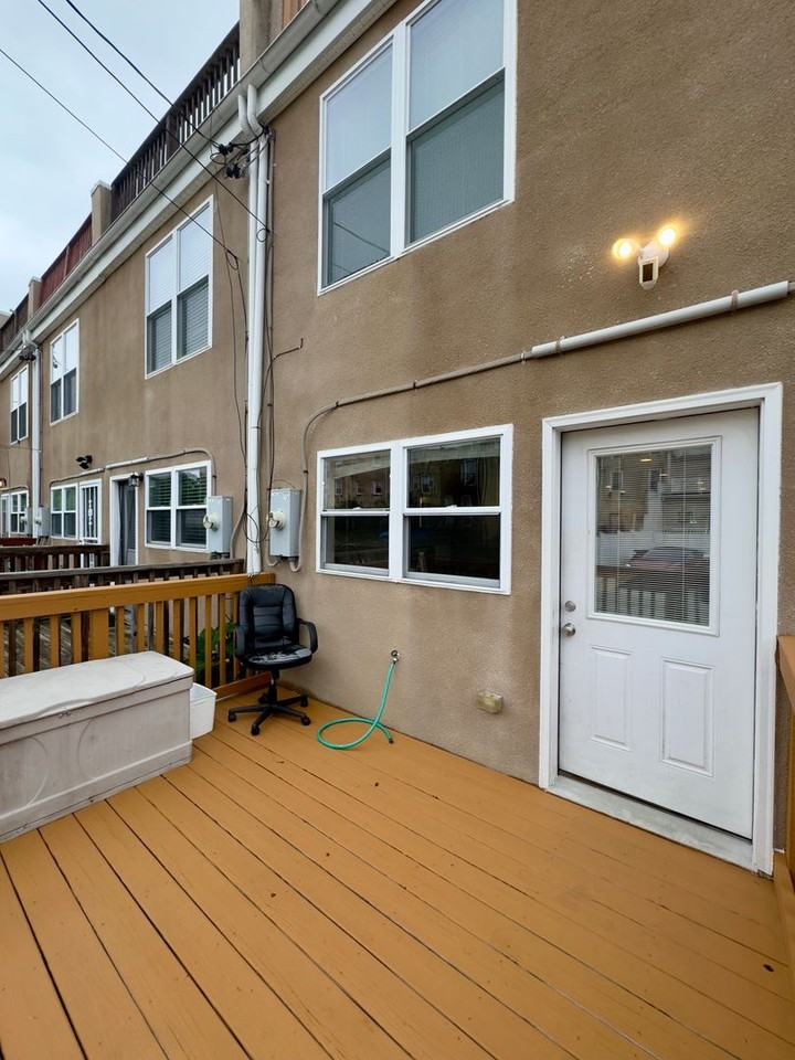 1022 Mcdonogh St - Photo 7 of 32