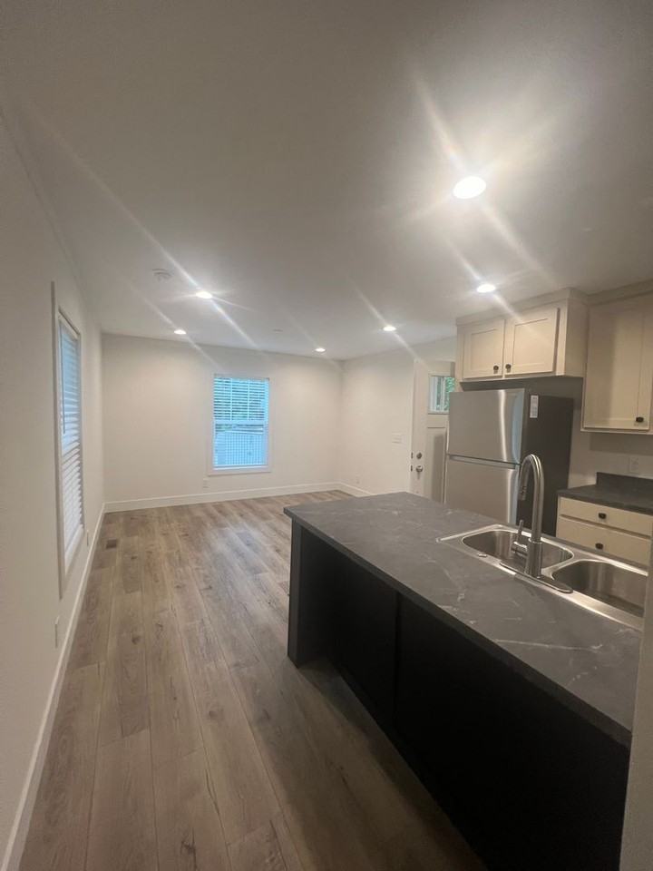 1147 French Rd - Photo 6 of 15