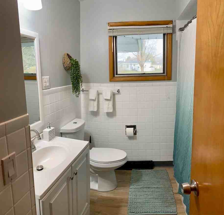 240 Stuart St #A - Photo 4 of 9