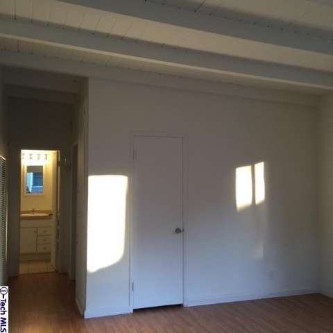 102 S Sunnyslope Ave - Photo 2 of 4