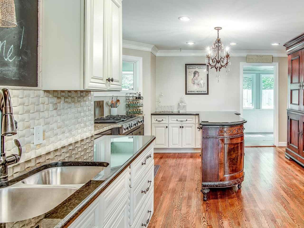 5322 General Forrest Ct - Photo 3 of 33