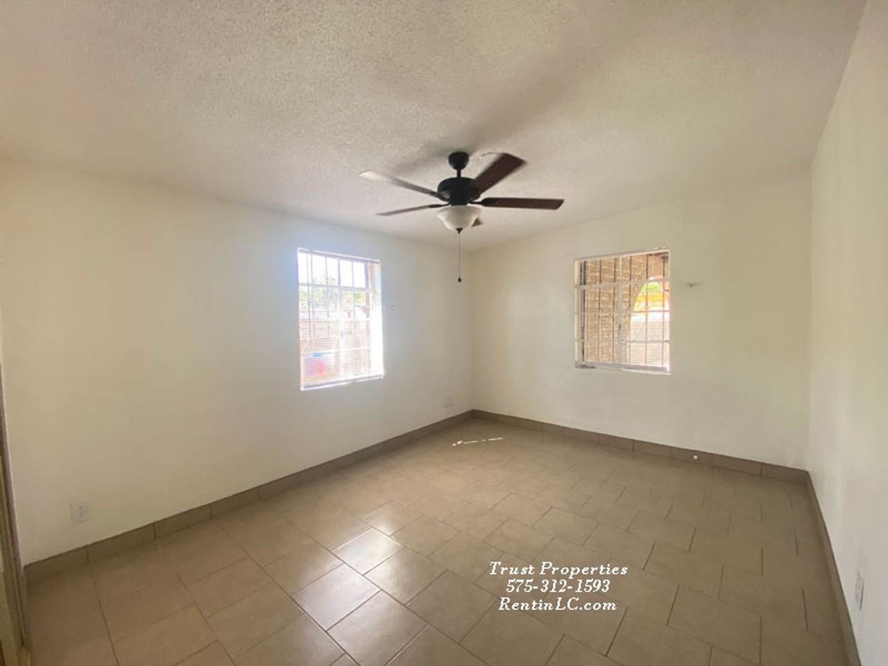1835 Paxton St - Photo 7 of 9