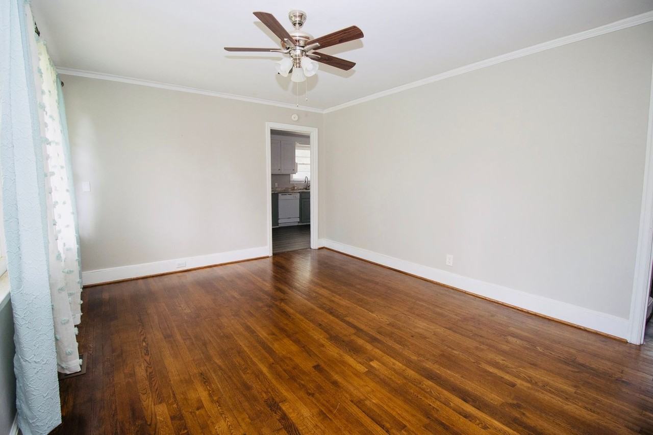 1405 Sunnyside Dr - Photo 3 of 25