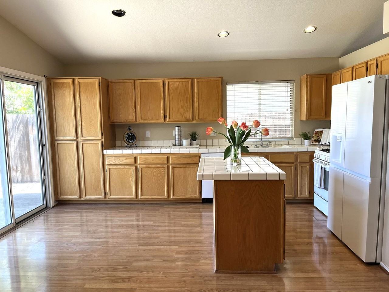 1622 Jonquil Dr - Photo 2 of 14