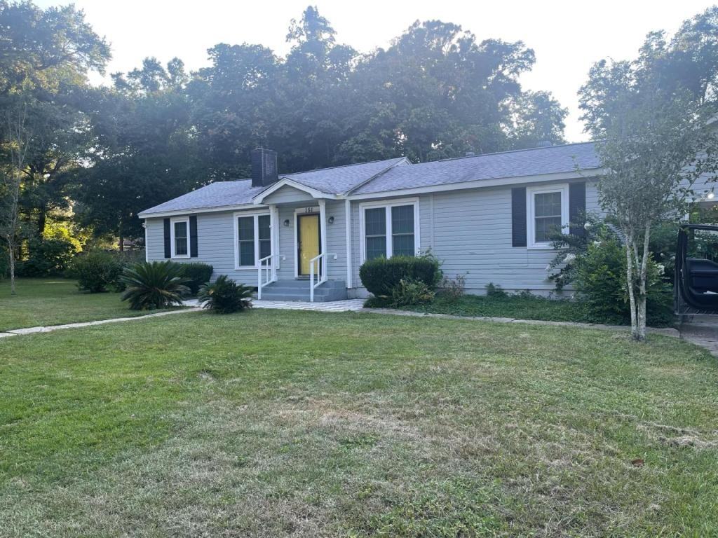 151 Village Cir W - Photo 3 of 16