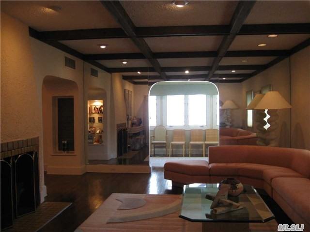 16 Brokaw Ln - Photo 2 of 12