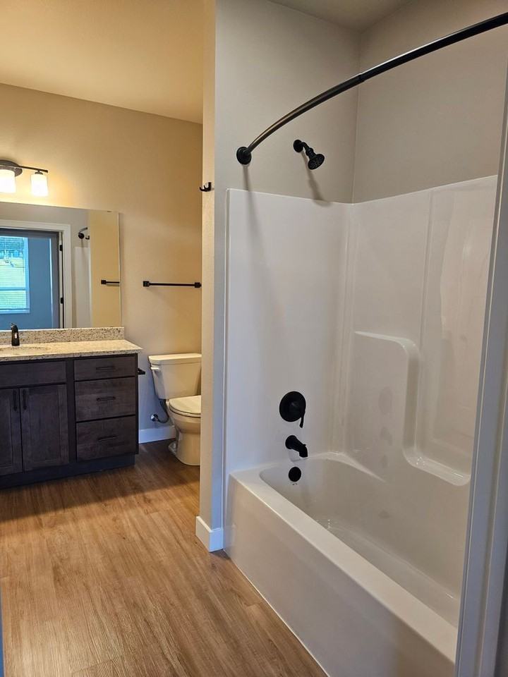 880 N Main - Photo 5 of 20