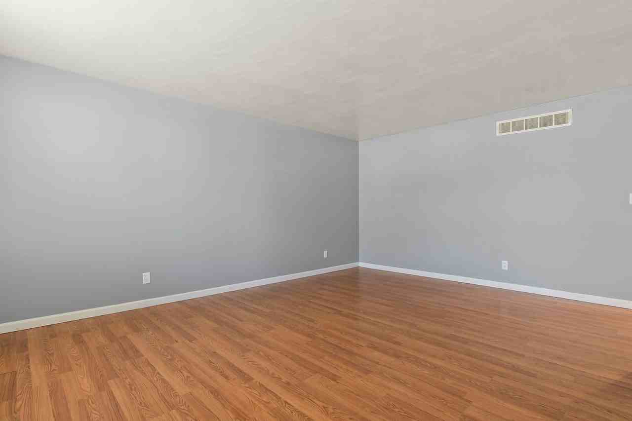 2271-2277 East Laurel 4-Plex - Photo 4 of 22