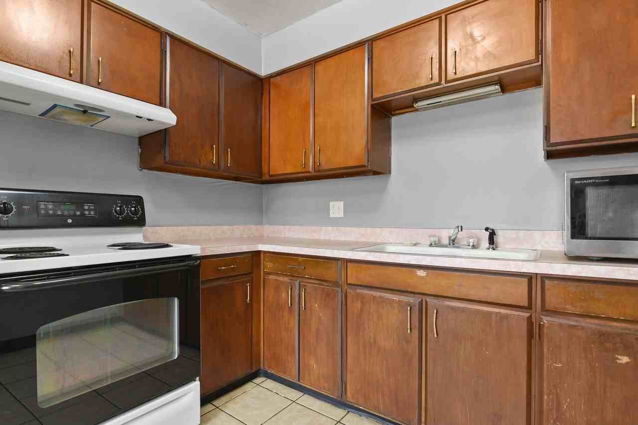 2271-2277 East Laurel 4-Plex - Photo 7 of 22