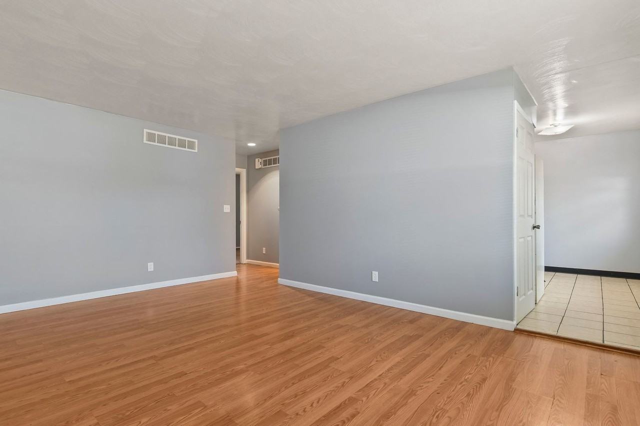 2271-2277 East Laurel 4-Plex - Photo 3 of 19