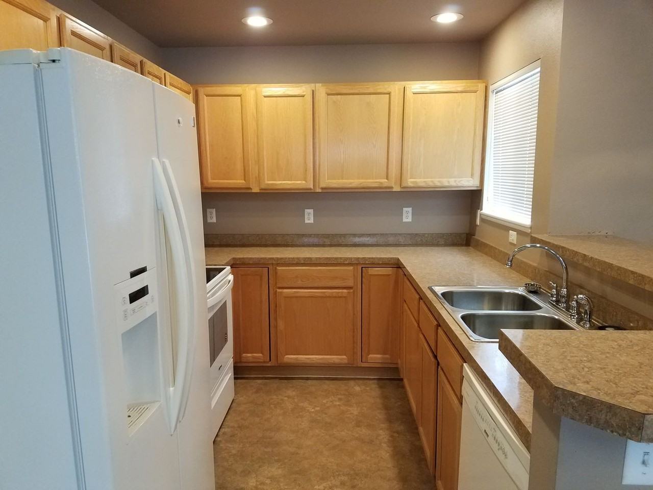 4508 Cottage Ln - Photo 3 of 20