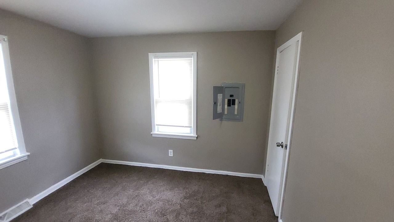 3701 Whitney Ave - Photo 3 of 20