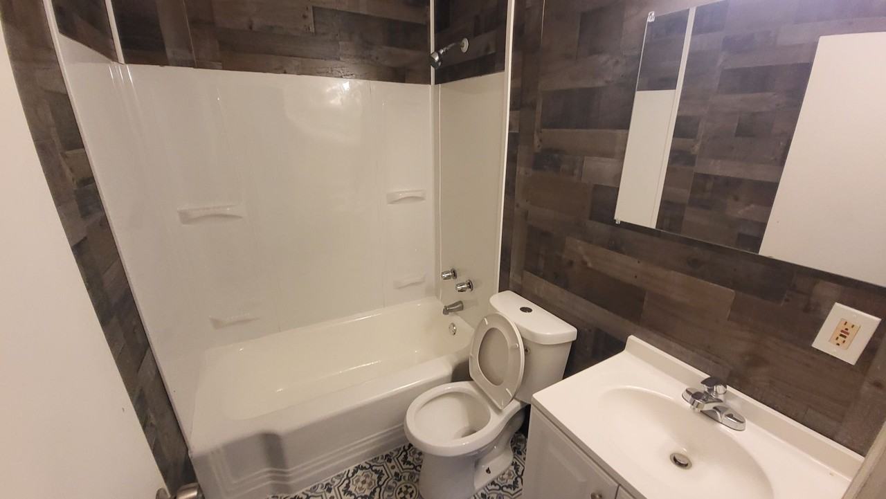 3701 Whitney Ave - Photo 6 of 20